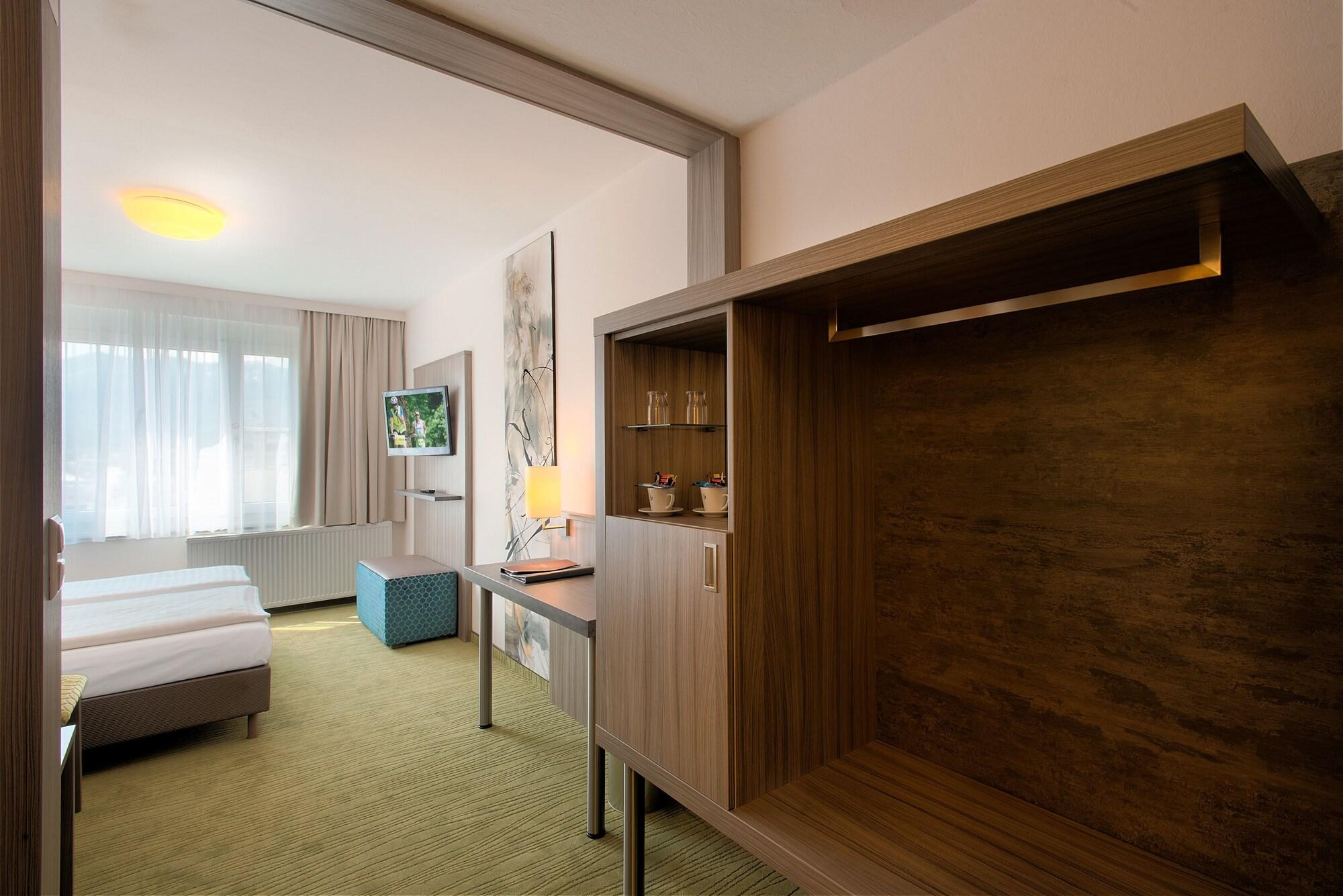Hotel City 4*